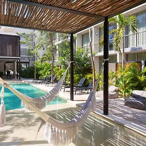 https://casa-azul-1.tulum-hotels.net
